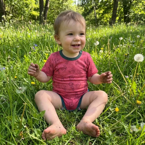 Glueckskind_body_himbeere_geisslein_kurzarm_e8139555-f077-4da9-8f26-b2ac468342a7.webp