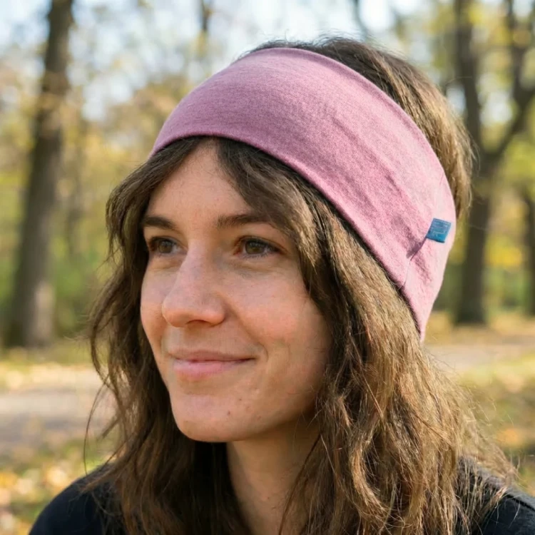 Glueckskind_stirnband_rose_merinowolle_seide_af51d3a8-36fc-4cab-829c-009207adf3f9.webp